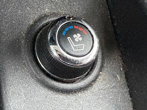 Used 2019 Nissan Titan PRO-4X w/ Pro-4x Convenience Package image 12