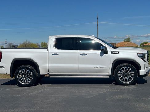 Used 2024 GMC Sierra 1500 Denali Ultimate AWD/4WD image 3