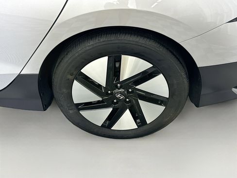 Used 2024 Hyundai Ioniq 6 SE image 11