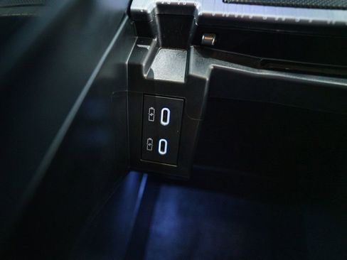 Certified 2026 Toyota Sienna LE FWD image 29