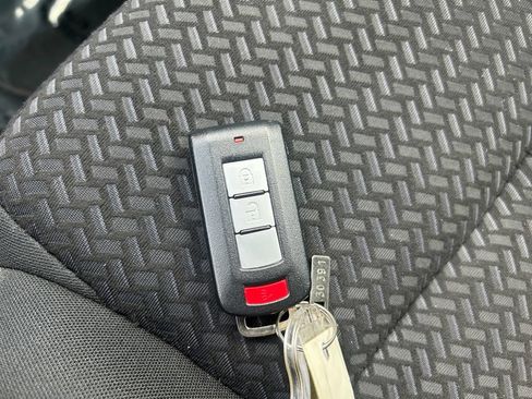 Used 2024 Mitsubishi Eclipse Cross AWD image 32
