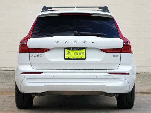 Used 2023 Volvo XC60 B5 Core w/ Climate Package FWD image 10