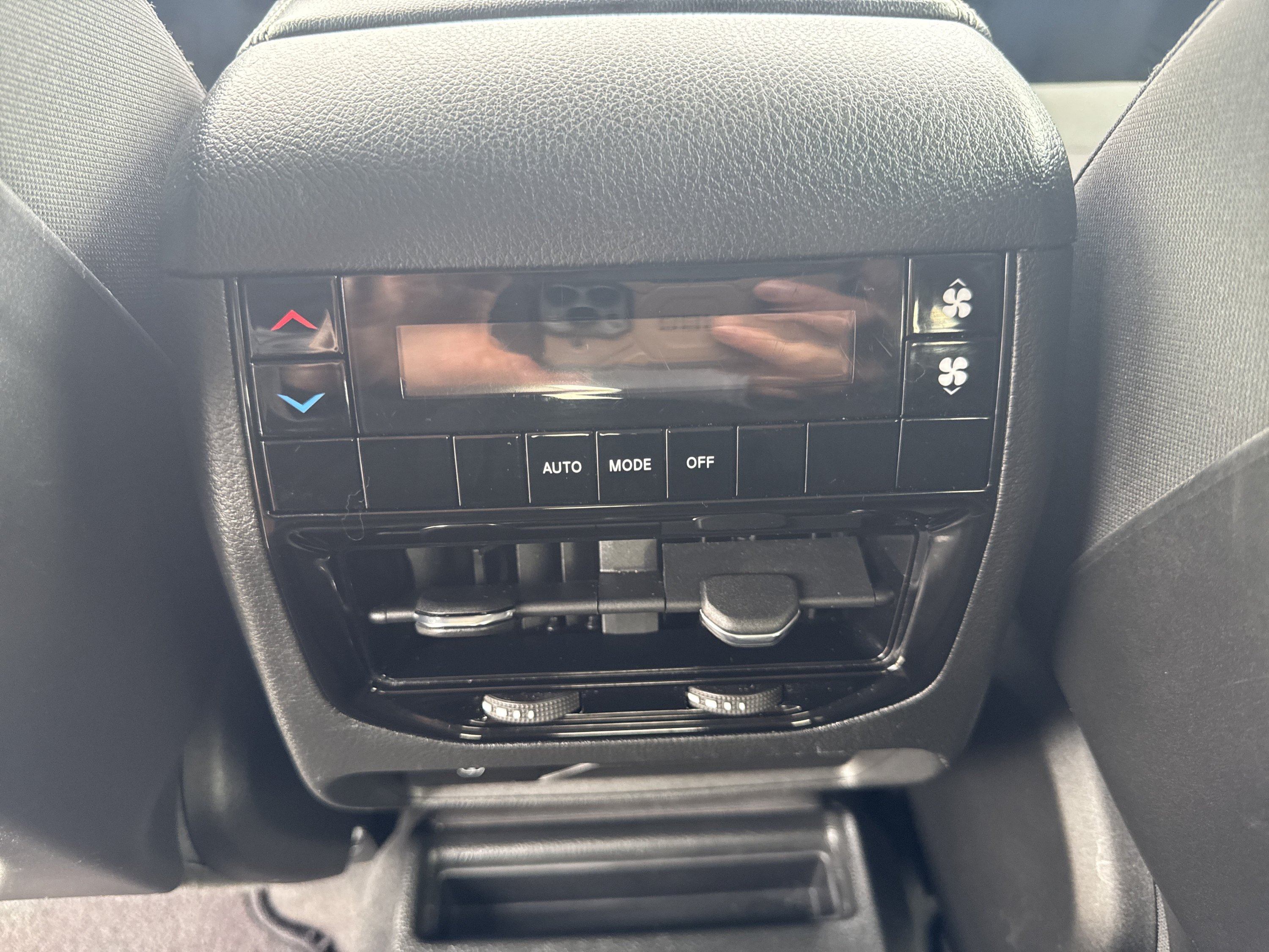 Used 2023 Jeep Grand Cherokee L Laredo w/ Luxury Tech Group I AWD/4WD image 23