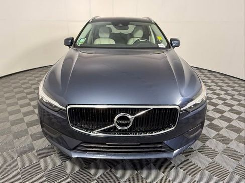 Used 2021 Volvo XC60 T5 Momentum w/ Climate Package image 9