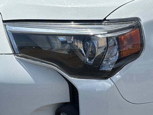 Used 2022 Toyota 4Runner SR5 Premium w/ Moonroof Package RWD image 53