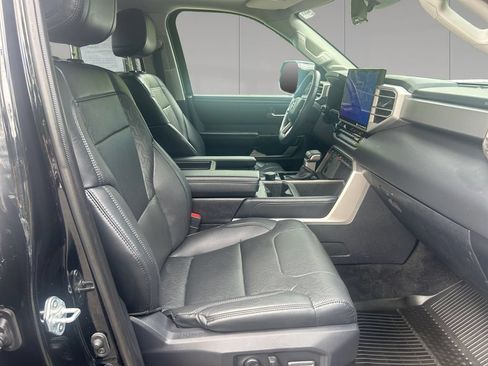 Used 2024 Toyota Tundra Limited AWD/4WD image 17