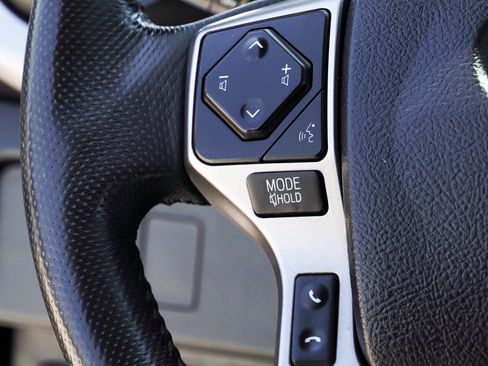 Certified 2022 Toyota Tacoma SR5 w/ Technology Package AWD/4WD image 32