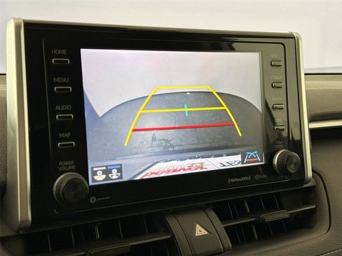 Used 2020 Toyota RAV4 XLE w/ Convenience Package FWD image 22