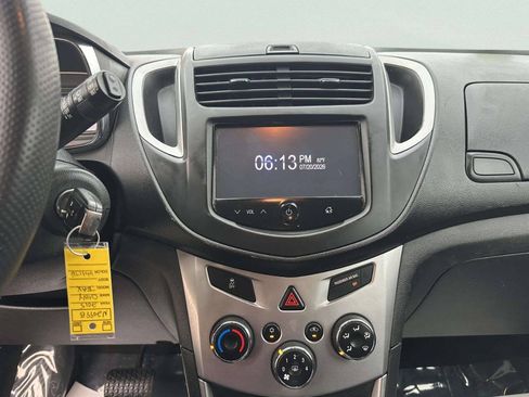 Used 2015 Chevrolet Trax LT FWD image 32