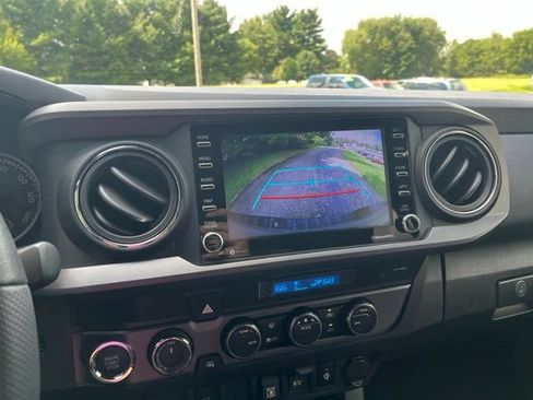 Used 2023 Toyota Tacoma TRD Off-Road AWD/4WD image 18