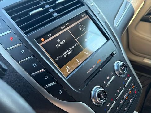 Used 2018 Lincoln MKC Premiere FWD image 26