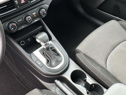 Used 2023 Kia Forte LXS w/ LXS Technology Package image 18