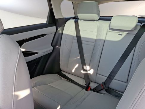 New 2025 Land Rover Range Rover Evoque S image 4