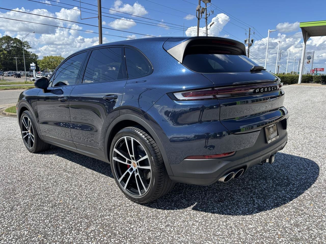 Used 2024 Porsche Cayenne S AWD/4WD image 4