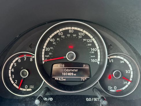 Used 2013 Volkswagen Beetle Turbo FWD image 16