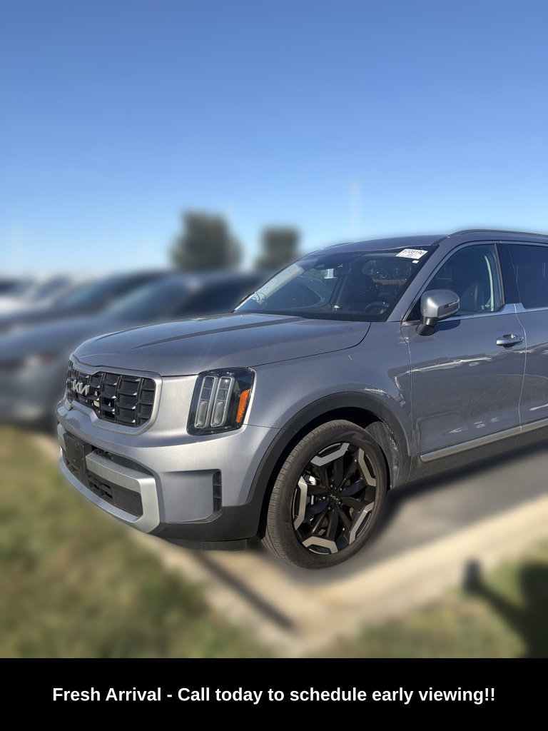 Used 2025 Kia Telluride S AWD/4WD image 2