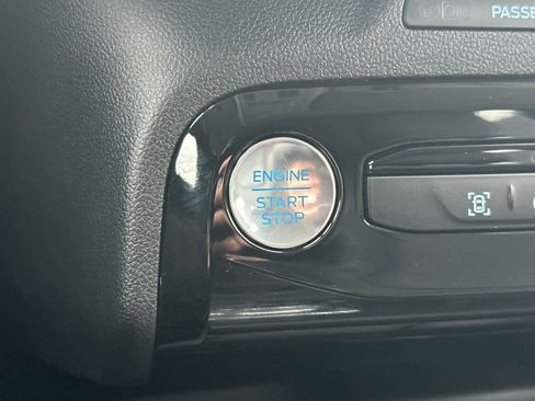 Certified 2025 Ford Escape Platinum image 23