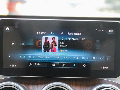 Used 2022 Mercedes-Benz GLC 300 4MATIC w/ Premium Package Lite image 12