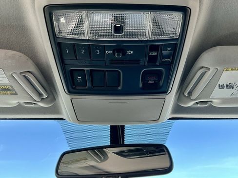 Used 2015 Toyota 4Runner Limited image 32