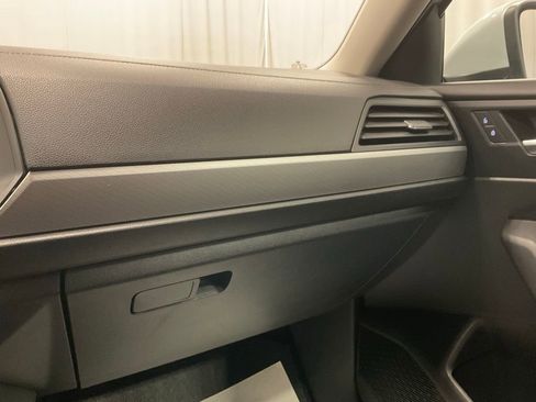 Used 2019 Volkswagen Jetta image 27