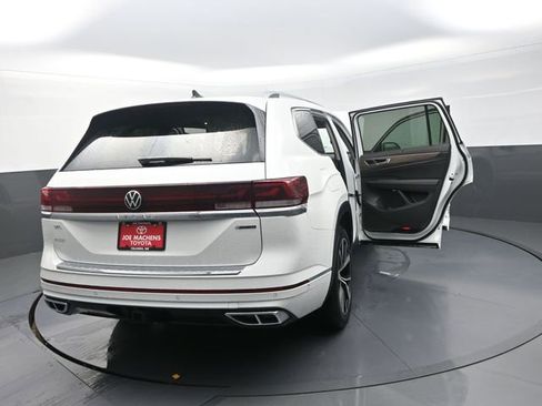 Used 2024 Volkswagen Atlas SEL Premium R-Line AWD/4WD image 12