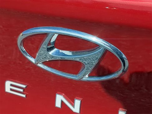 New 2025 Hyundai Venue Limited image 13