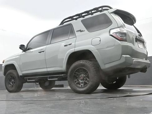 Used 2023 Toyota 4Runner TRD Off-Road Premium w/ Moonroof Package AWD/4WD image 10