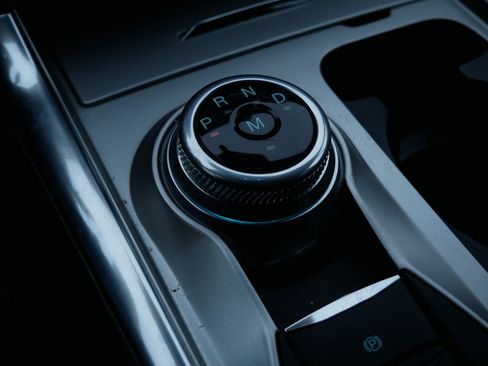 Used 2020 Ford Explorer XLT w/ Equipment Group 202A image 14