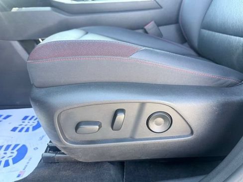 Used 2025 Chevrolet Equinox RS AWD/4WD image 23
