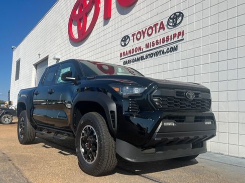 New 2025 Toyota Tacoma TRD Off-Road image 3