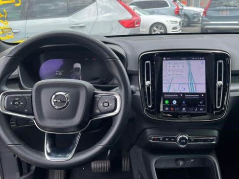 Used 2023 Volvo C40 P8 Recharge Ultimate AWD/4WD image 3