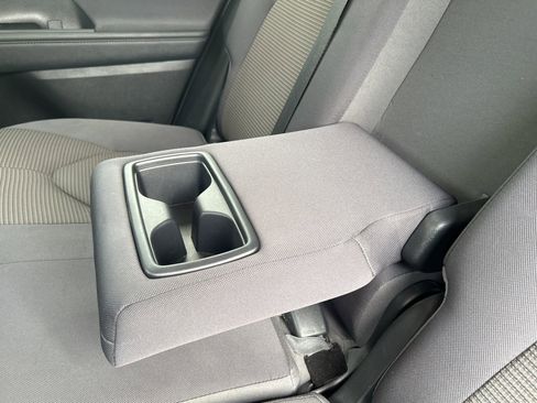 Used 2023 Toyota Highlander LE image 27