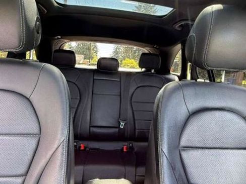 Used 2017 Mercedes-Benz GLC 300 image 2