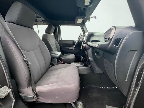 Used 2016 Jeep Wrangler Unlimited Sport image 28