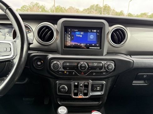 Used 2020 Jeep Wrangler Unlimited Sahara image 20