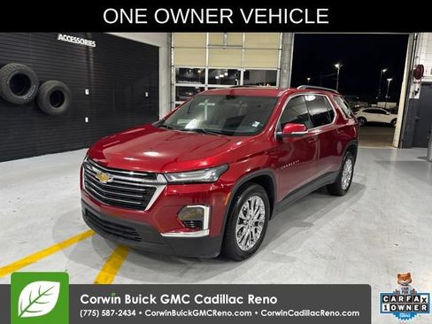 Used 2023 Chevrolet Traverse LT w/ Rear Camera Mirror Package AWD/4WD image 1