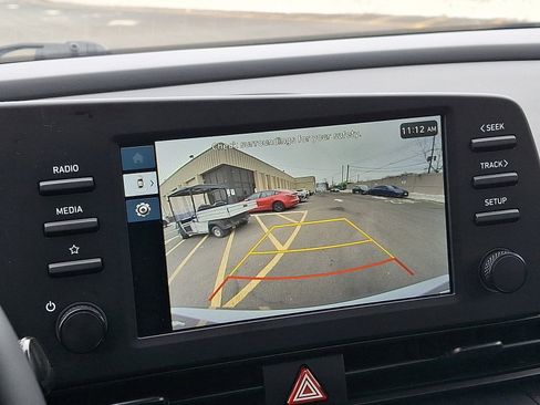 Certified 2025 Hyundai Elantra Sport image 18