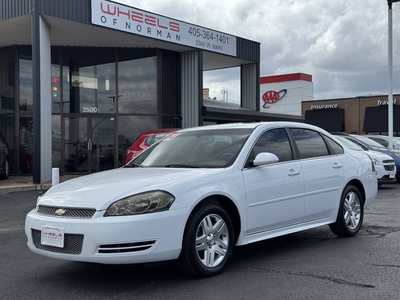 Used 2014 Chevrolet Impala LT w/ LT Sunroof Package FWD image 1