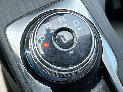 Used 2021 Ford Escape SE image 17