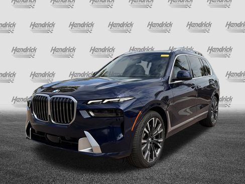 Used 2025 BMW X7 xDrive40i w/ Executive Package image 5