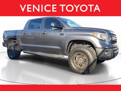 Used 2017 Toyota Tundra SR5 image 1