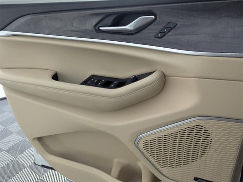 Certified 2022 Jeep Grand Cherokee L Limited w/ Luxury Tech Group II image 30