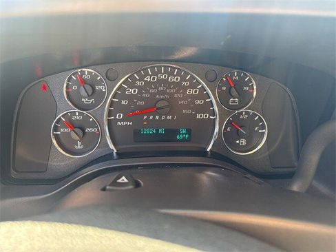 Used 2024 Chevrolet Express 3500 LT w/ LT Preferred Equipment Group image 17