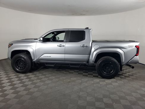 Used 2025 Toyota Tacoma TRD Sport image 7