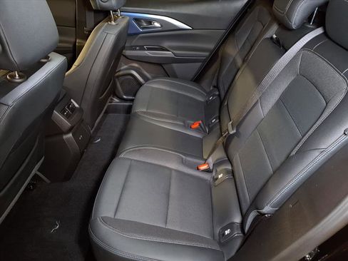 Used 2024 Chevrolet Equinox EV LT image 18