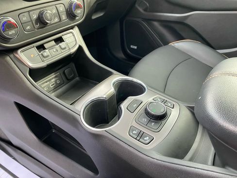 Used 2022 GMC Terrain AT4 w/ Infotainment Package II image 15