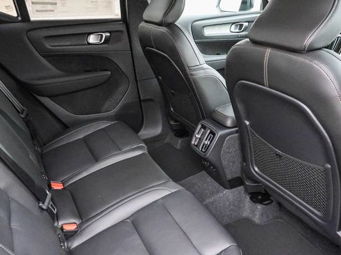 New 2026 Volvo XC40 B4 Core w/ Climate Package image 20