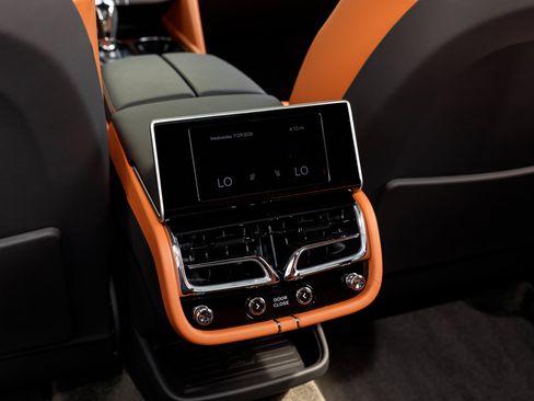 Certified 2023 Bentley Bentayga Extended Wheelbase AWD/4WD image 49