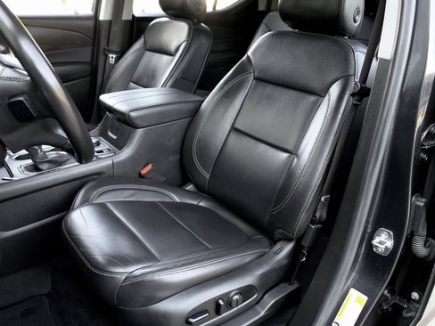 Used 2021 Chevrolet Traverse LT AWD/4WD image 6