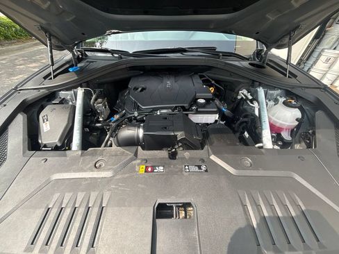 Used 2025 Genesis GV70 2.5T AWD/4WD image 10